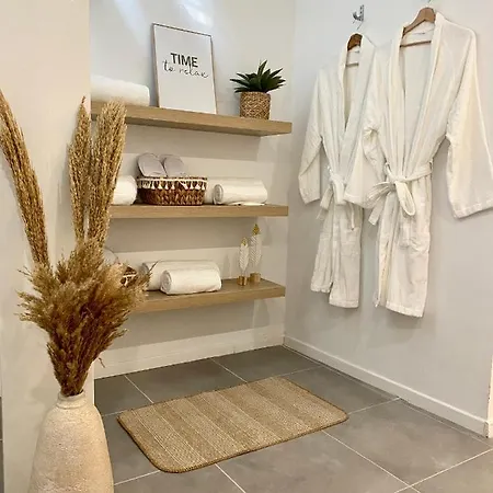 Apartment Superbe Pres De Avec Prive